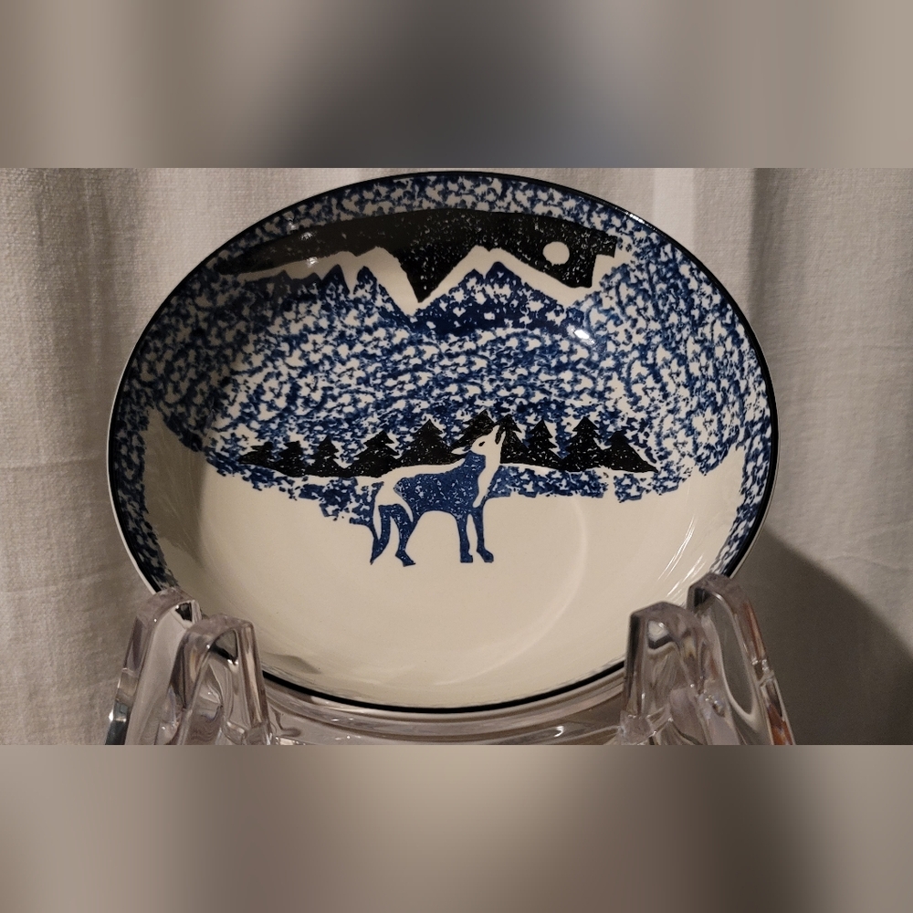 Folk Craft - Tien Shan - Spongewear - WOLF  9 " Serving Bowl